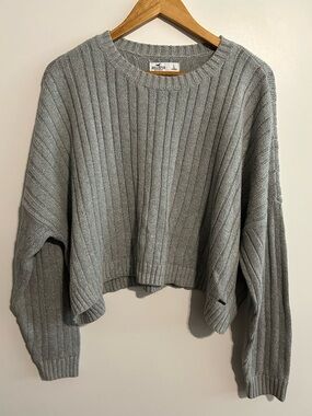 Hollister Light Gray Ribbed Cropped Crewneck Sweater